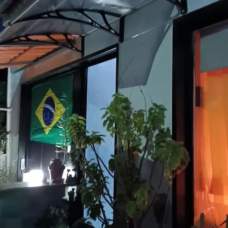 Residencial Brazen Bed & Breakfast